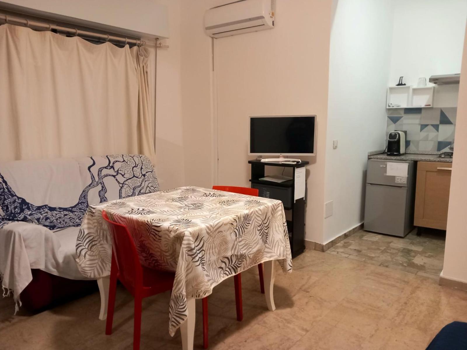 Casa Carina In Centro Apartment ปาแลร์โม ภายนอก รูปภาพ